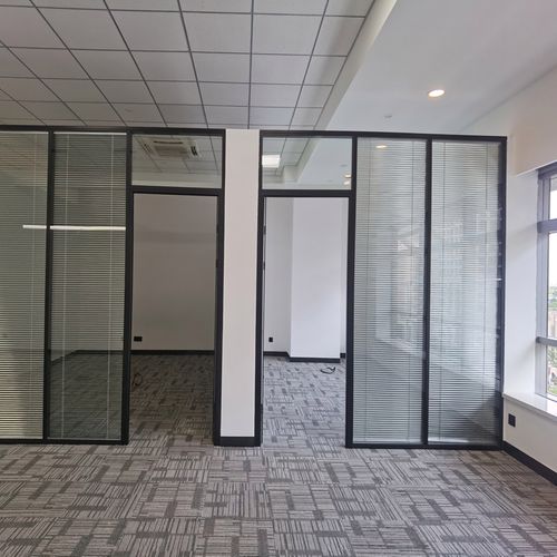 蘇州室內(nèi)外裝飾 石膏板隔墻、輕鋼龍骨隔墻、吊頂?shù)V棉板在辦公室、工廠、商場的裝修應(yīng)用